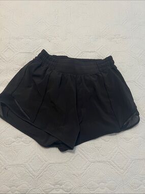 Lululemon Women's Black Elastic-Waist Shorts size 4